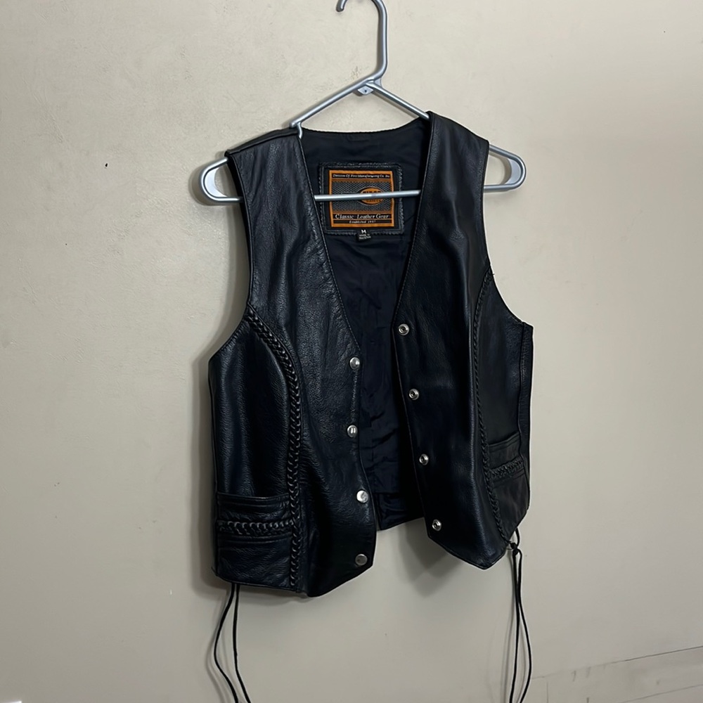 First Classics Women’s Leather Vest Size M